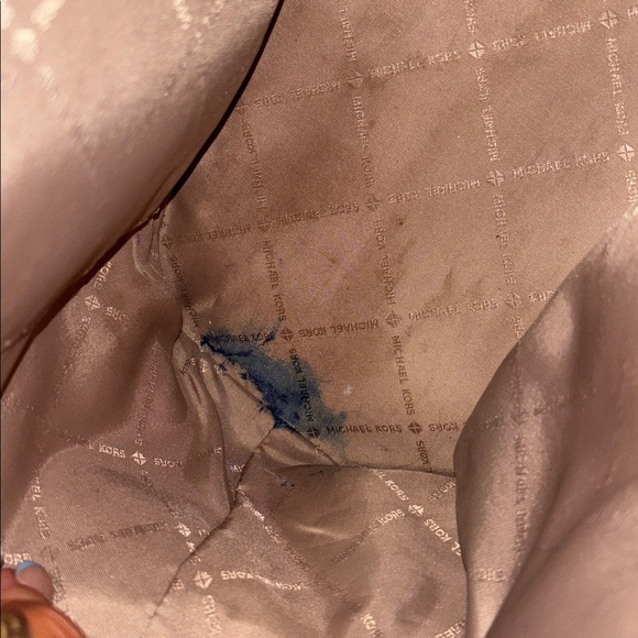 Michael Kors Signature Tote Bag - Picture 6 of 11